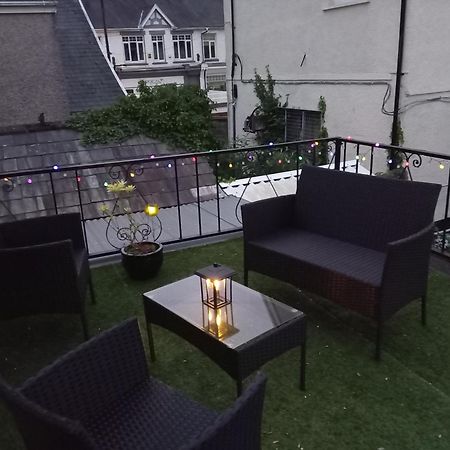 两张大床公寓 Ystradgynlais 外观 照片