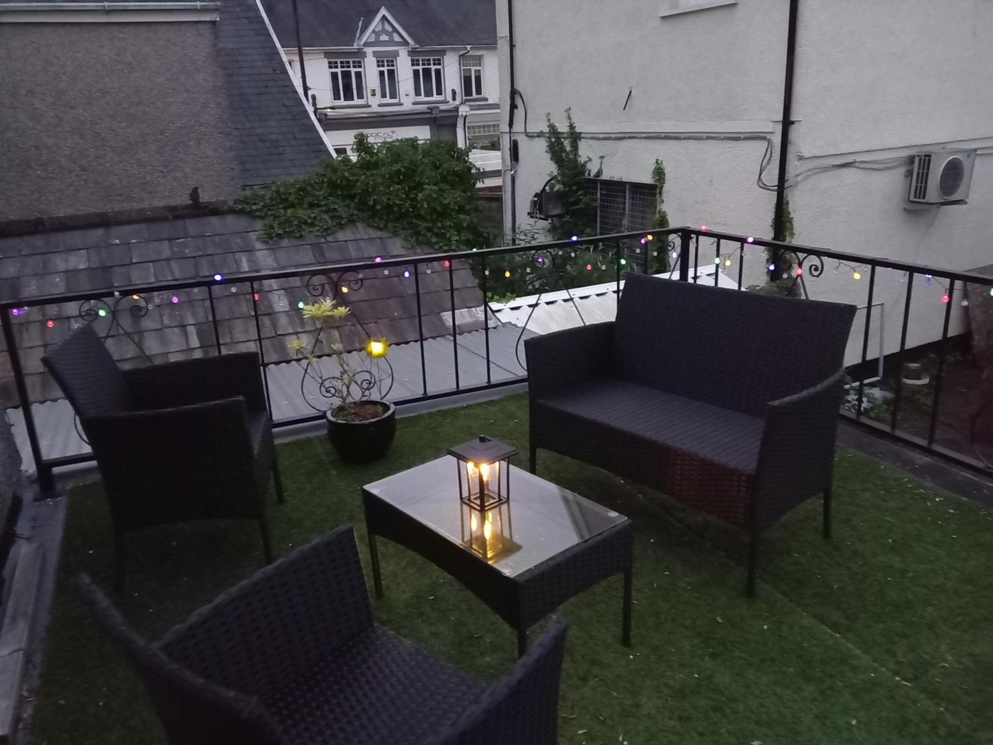 两张大床公寓 Ystradgynlais 外观 照片